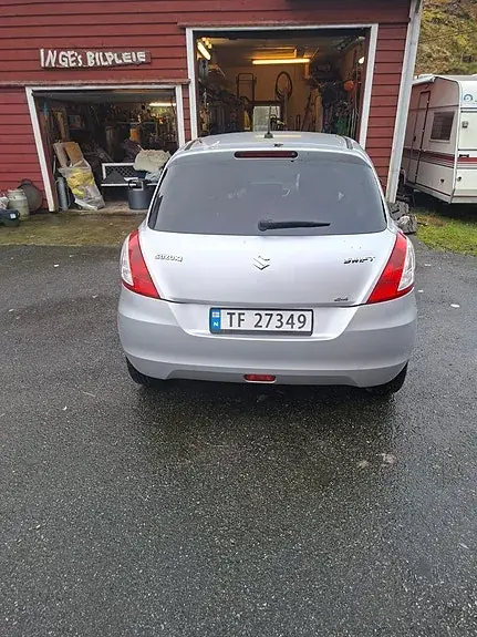 Suzuki Swift 2012 photo 3