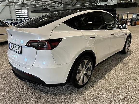 Tesla Model Y 2023 photo 4
