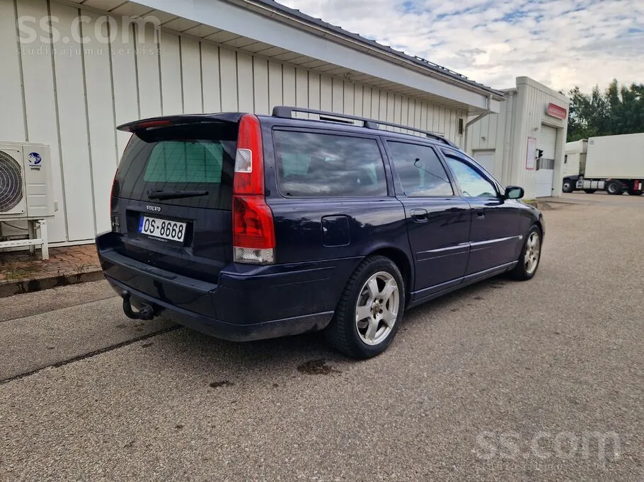 Volvo V70 2004 photo 2