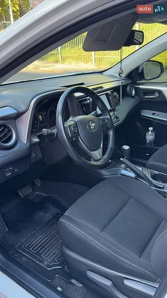 Toyota Rav4 2017 photo 5