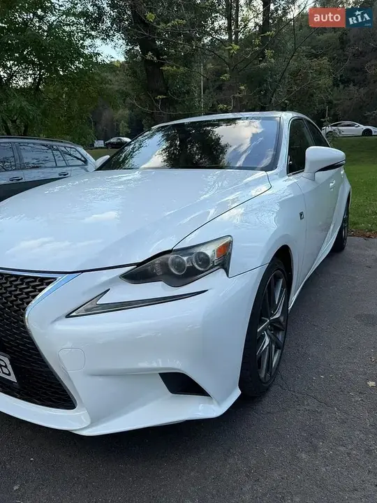 Lexus Is 2015 photo 2