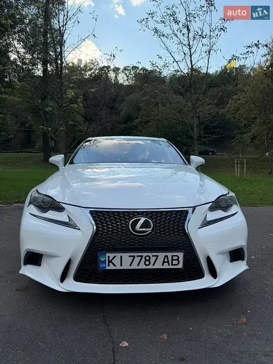 Lexus Is 2015 photo 5