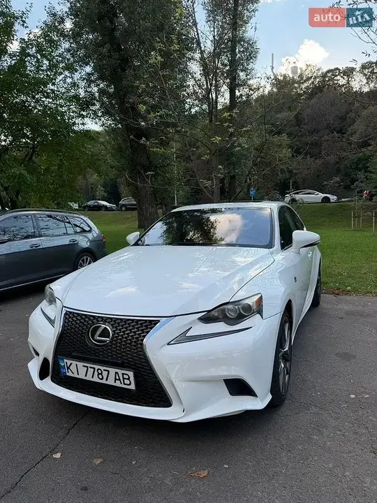Lexus Is 2015 photo 3