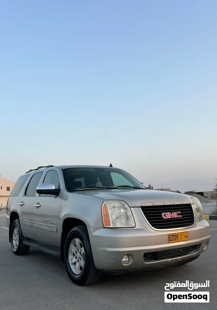 GMC Yukon 2009 photo 2