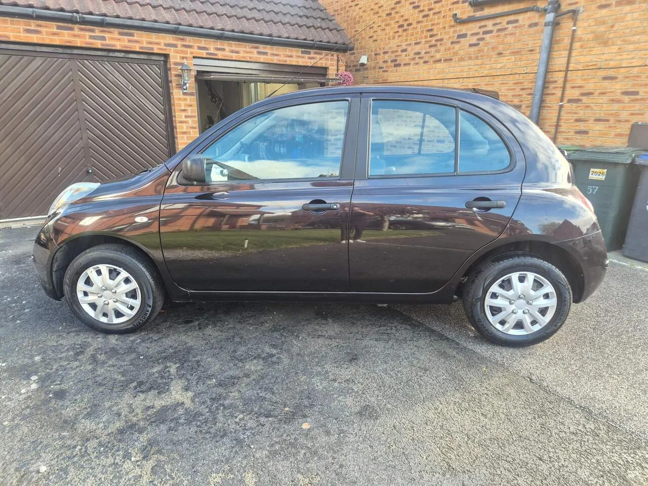Nissan Micra 2010 photo 5