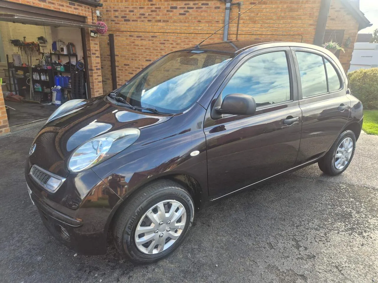 Nissan Micra 2010 photo 3