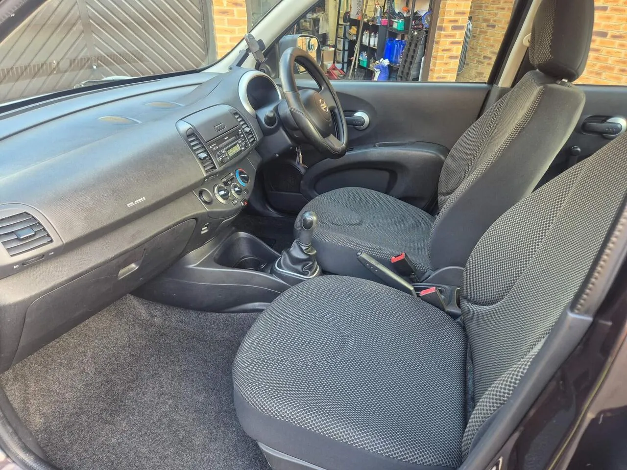 Nissan Micra 2010 photo 4