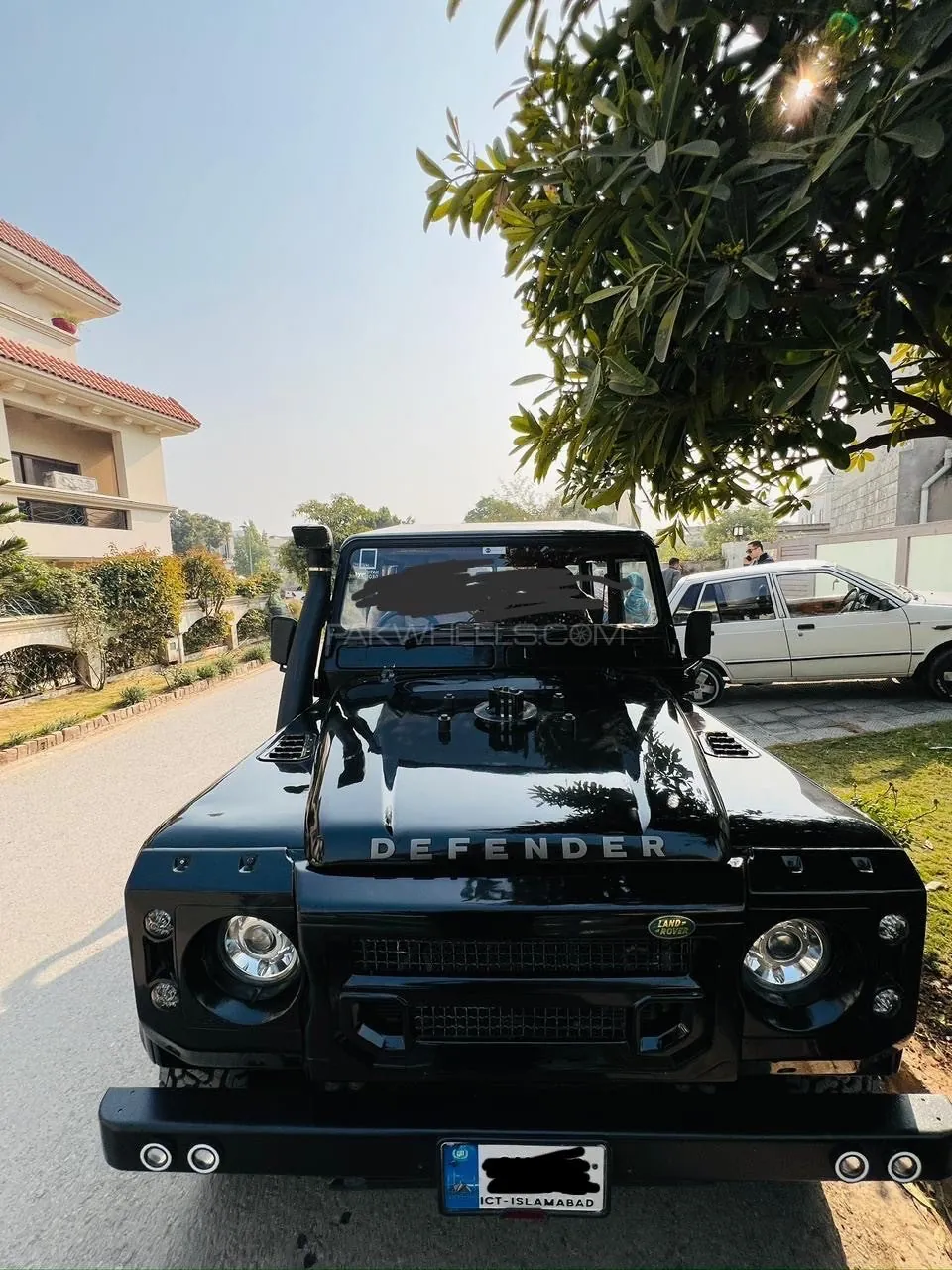 Land Rover Defender