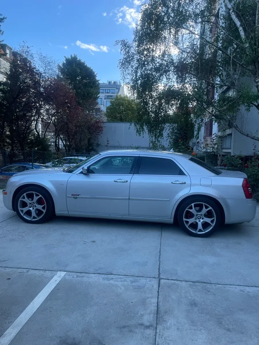 Chrysler 300 C 2010 photo 2