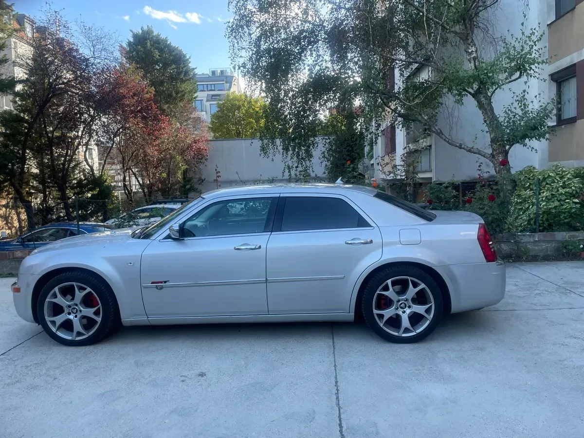 Chrysler 300 C 2010 photo 3
