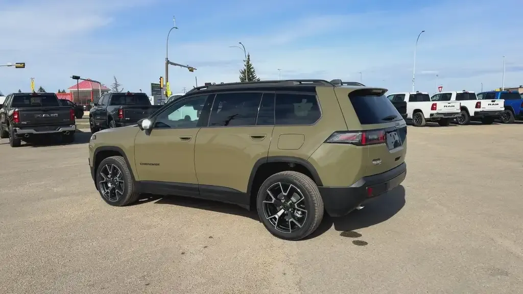 Jeep Cherokee 2026 photo 4