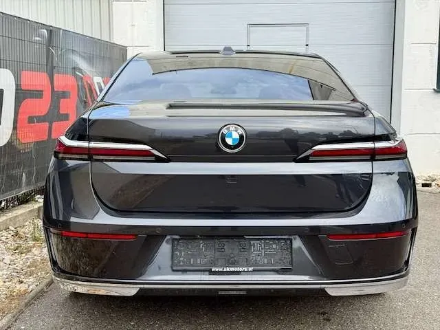 BMW 7 Series 2023 photo 4