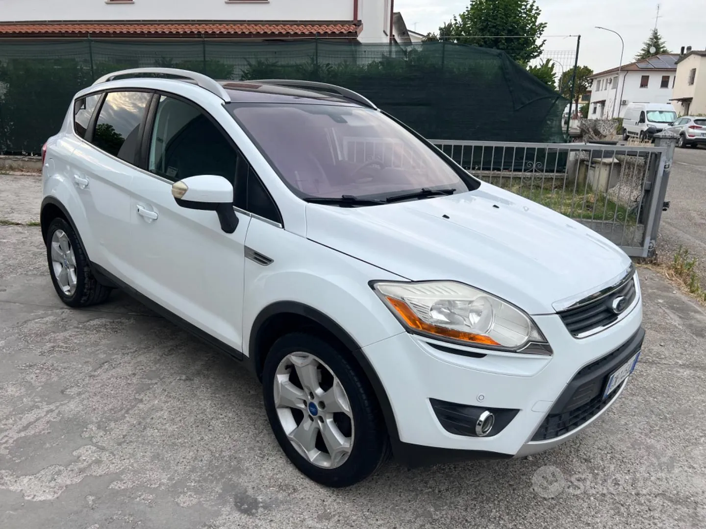 Ford Kuga 2011 photo 5