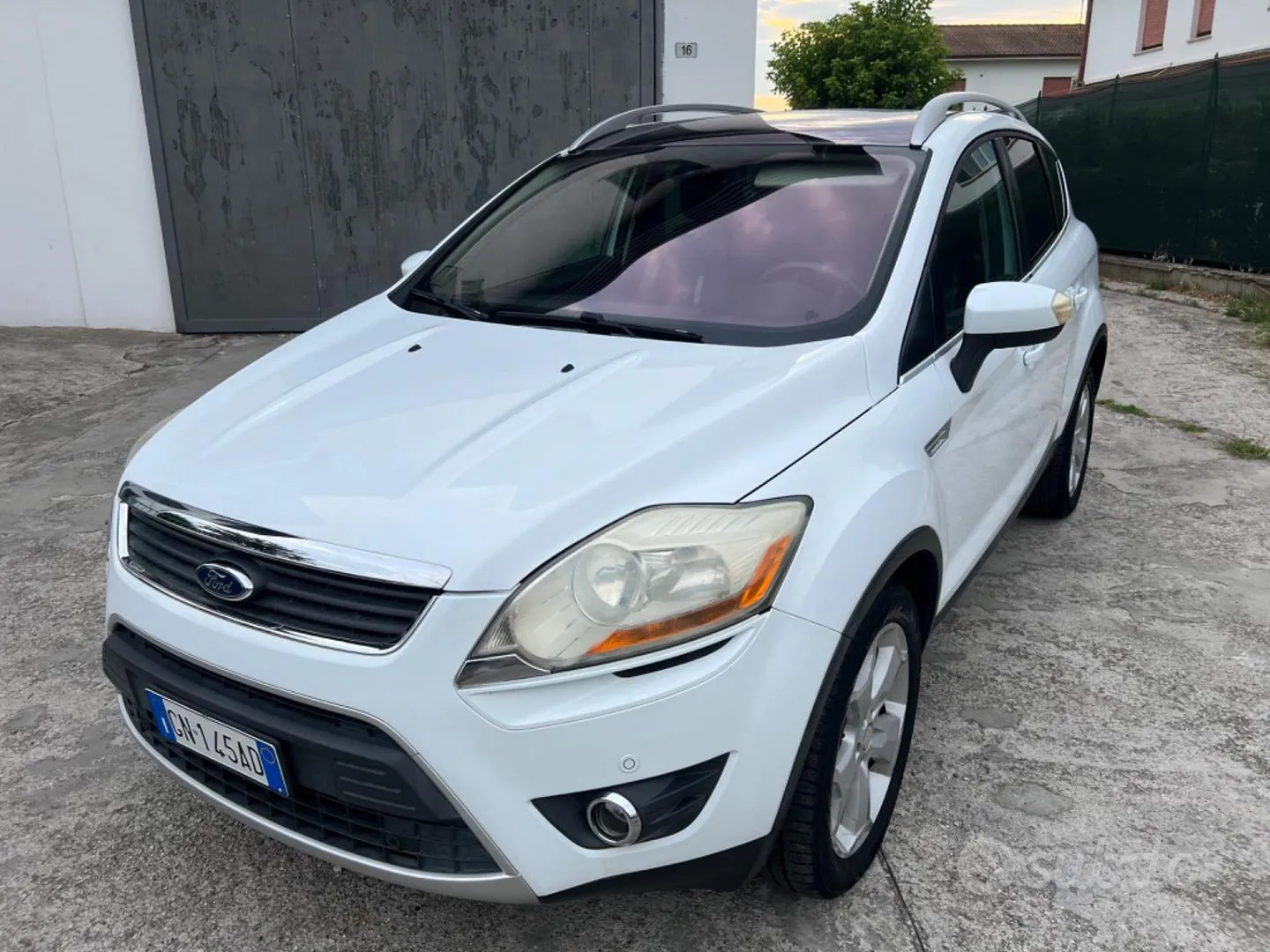 Ford Kuga 2011 photo 3