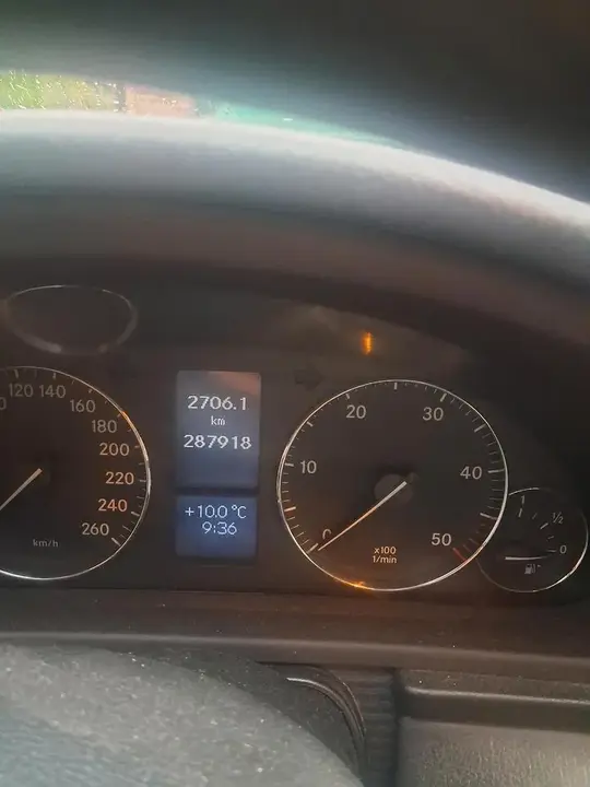 Mercedes-Benz C220
