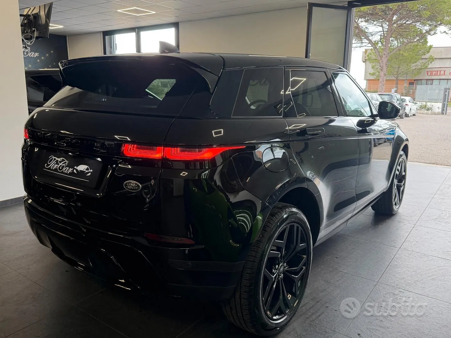 Land Rover Range Rover Evoque 2023 photo 4