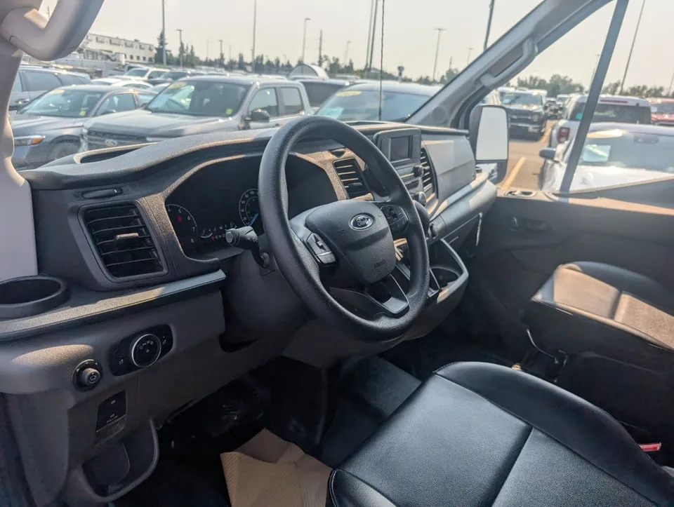 Ford Transit 2025 photo 2