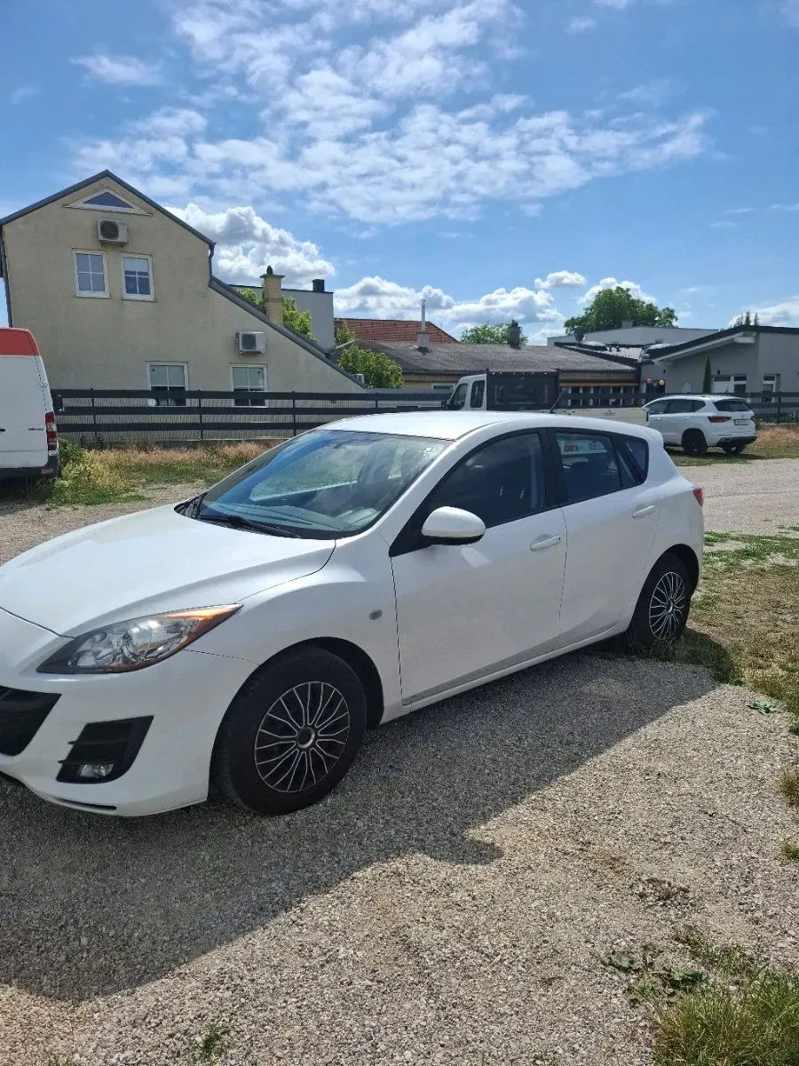 Mazda 323