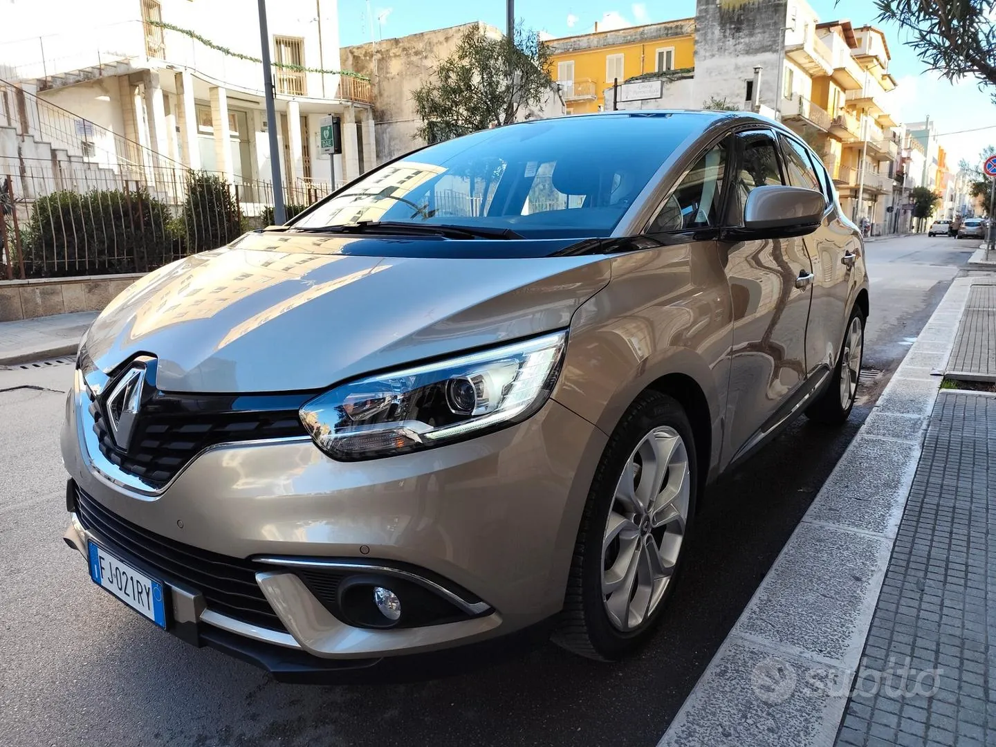 Renault Scenic 2017 photo 3