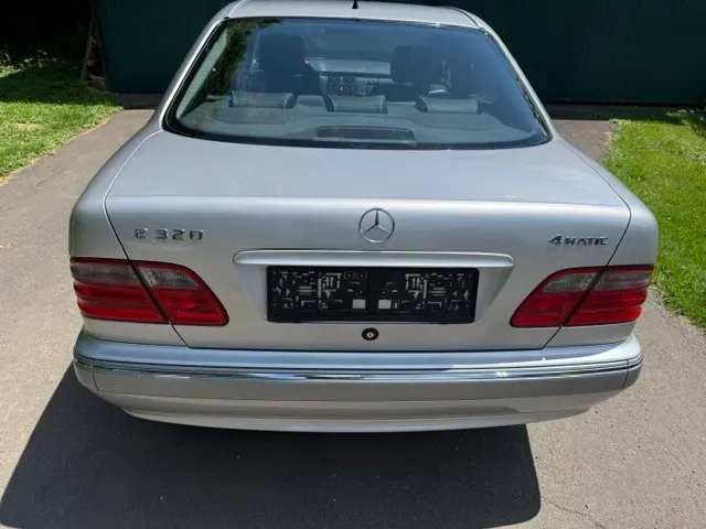 Mercedes-Benz Eklasse 2001 photo 2