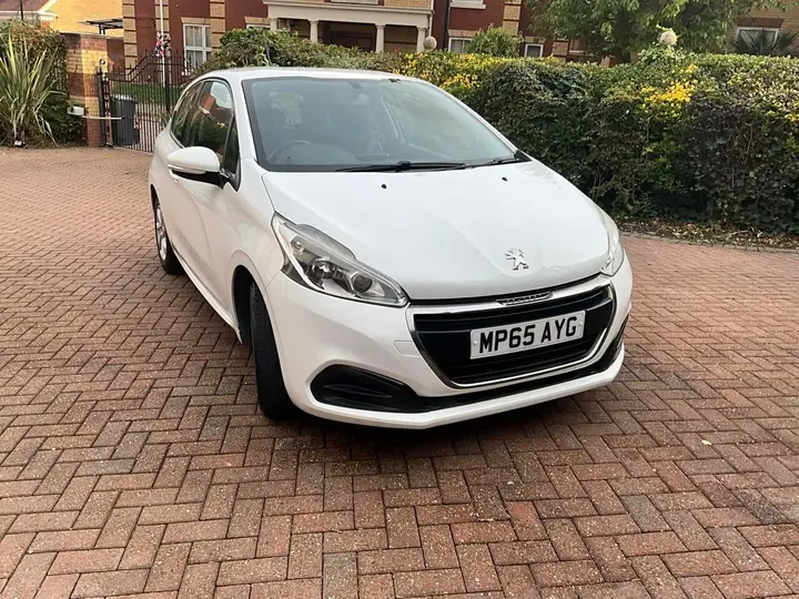 Peugeot 208