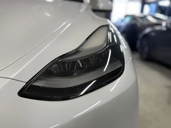 Tesla Model Y 2024 photo 3