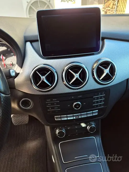 Mercedes-Benz B-Class 2015 photo 4