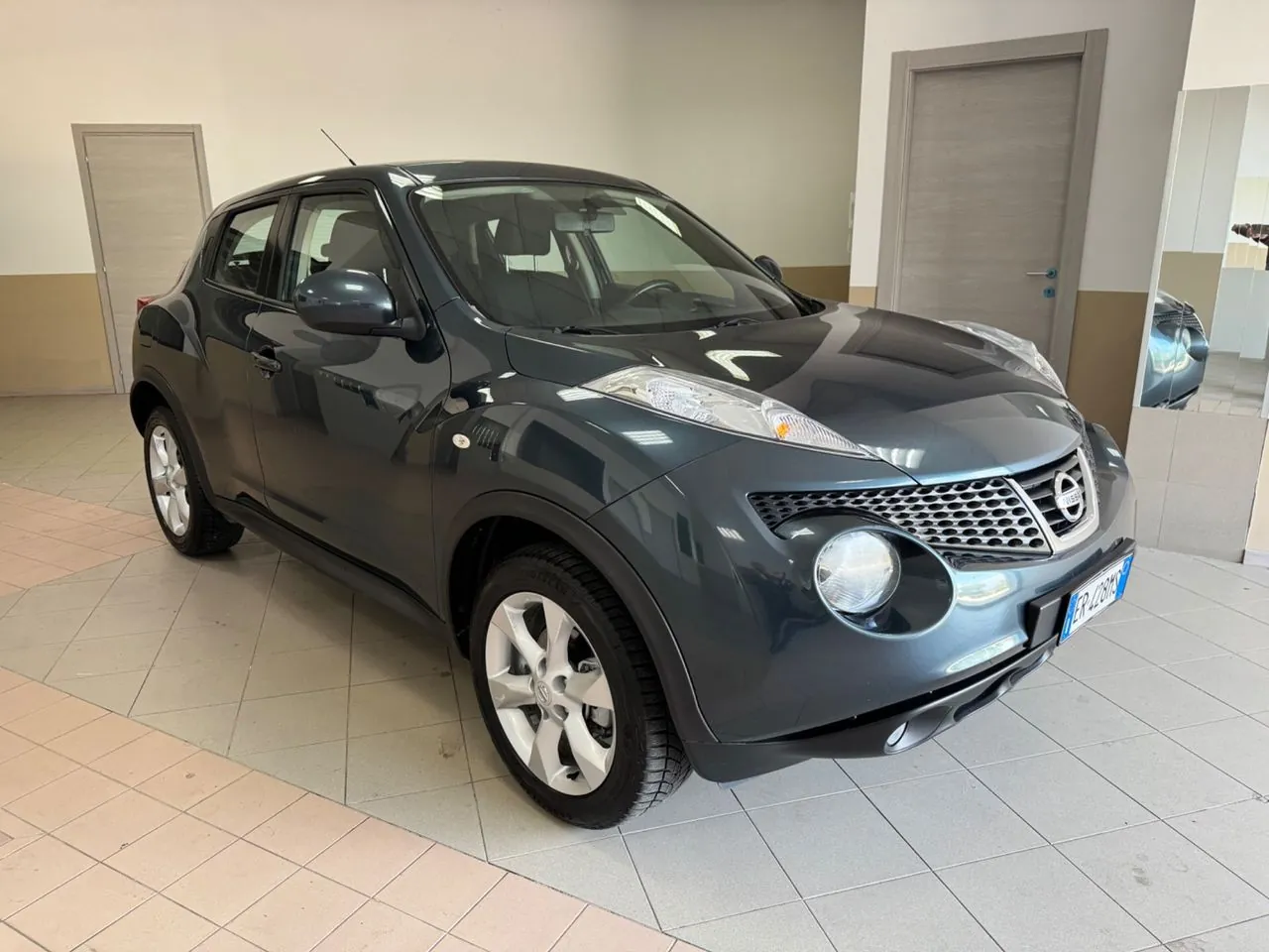 Nissan Juke 2012 photo 2