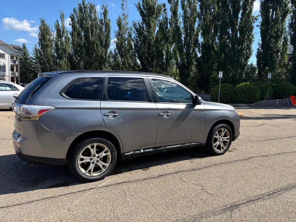 Mitsubishi Outlander 2014 photo 4