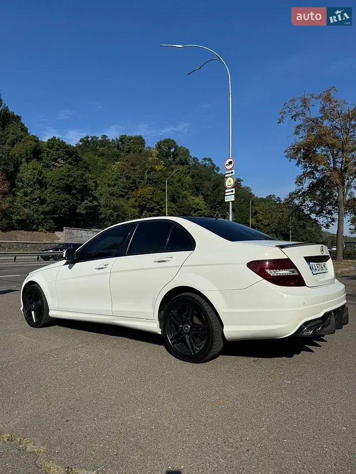 Mercedes-Benz C-Class 2007 photo 2