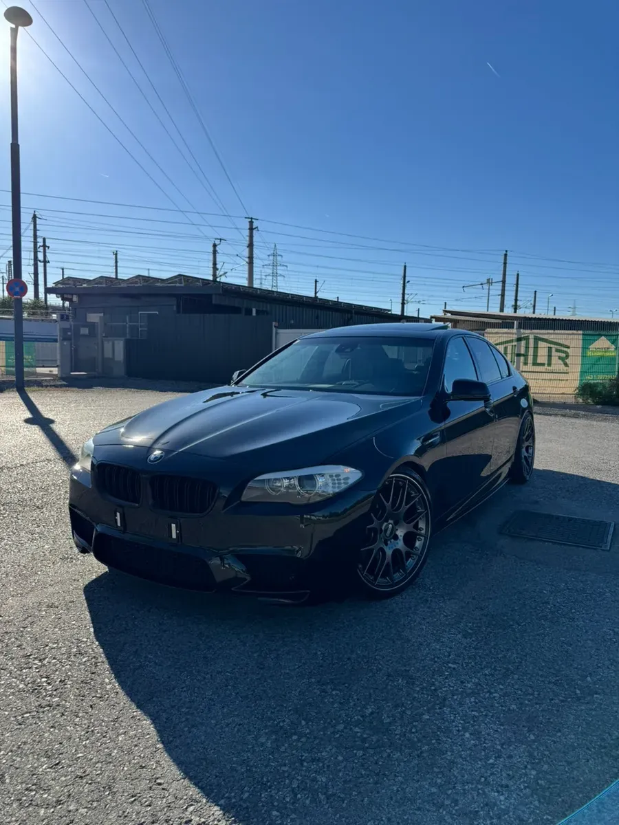 BMW 5 Series 2010 photo 3