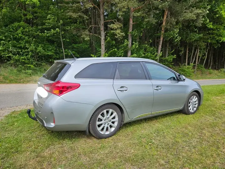Toyota Auris 2013 photo 3