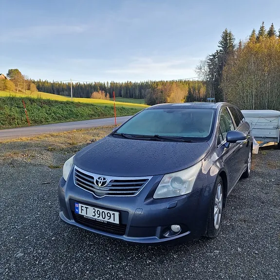 Toyota Avensis 2010 photo 2