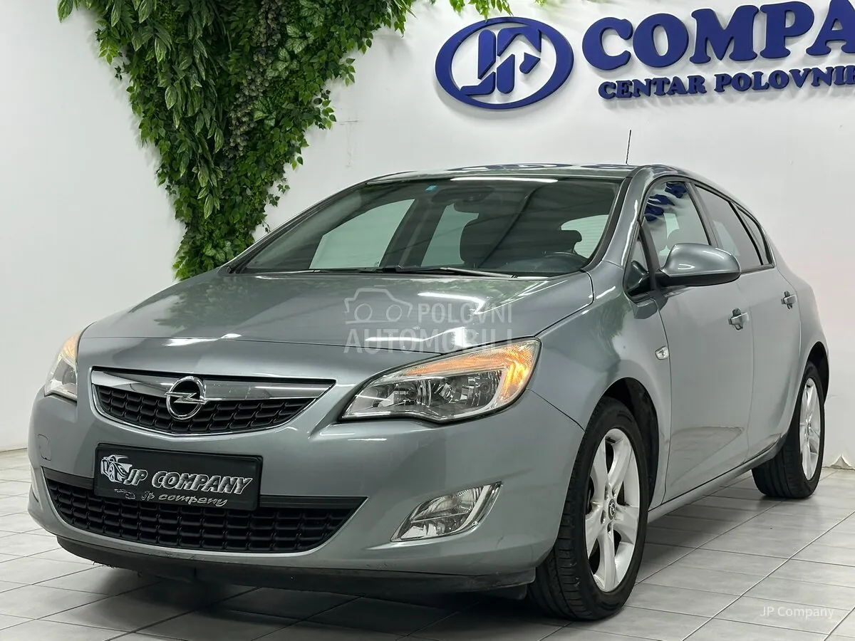Opel Astra J
