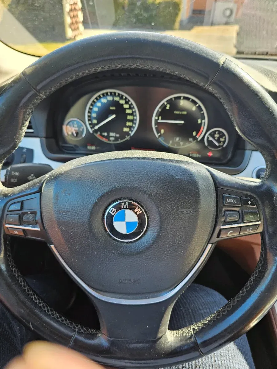BMW 5 Series 2013 photo 2