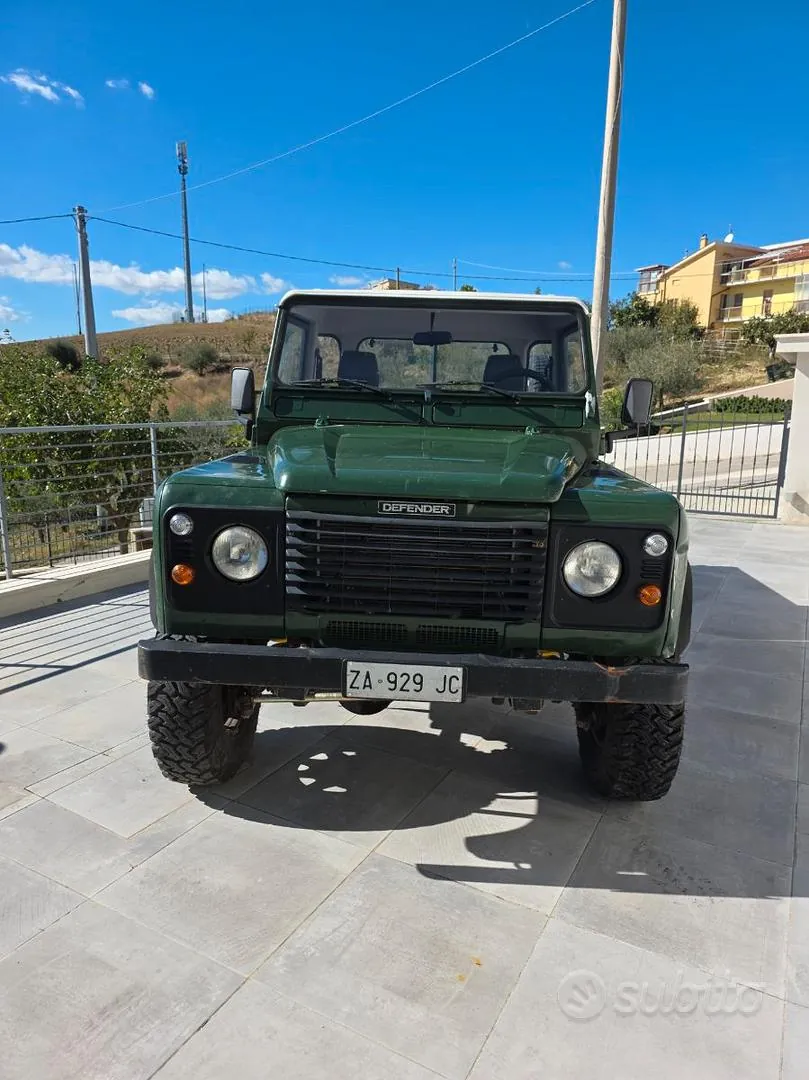 Land Rover Defender