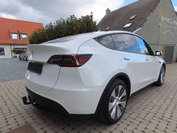 Tesla Model Y 2023 photo 3