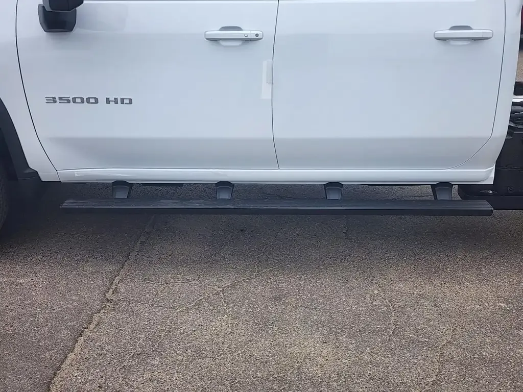 Chevrolet Silverado 3500 2026 photo 4