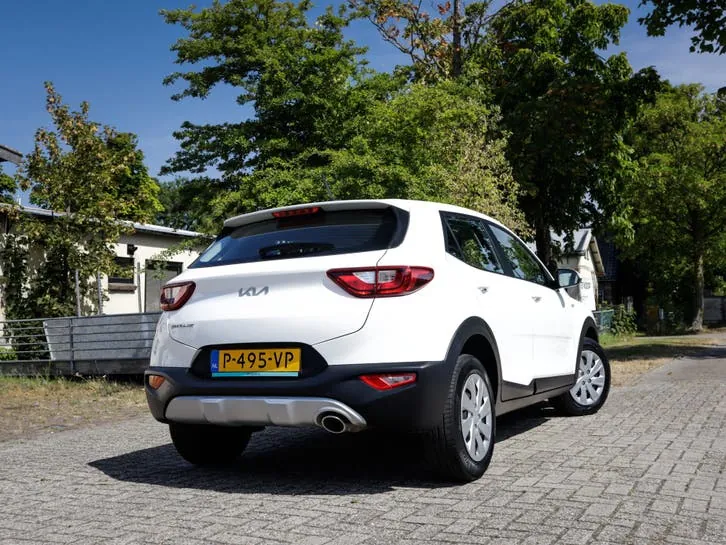 Kia Stonic 2022 photo 2