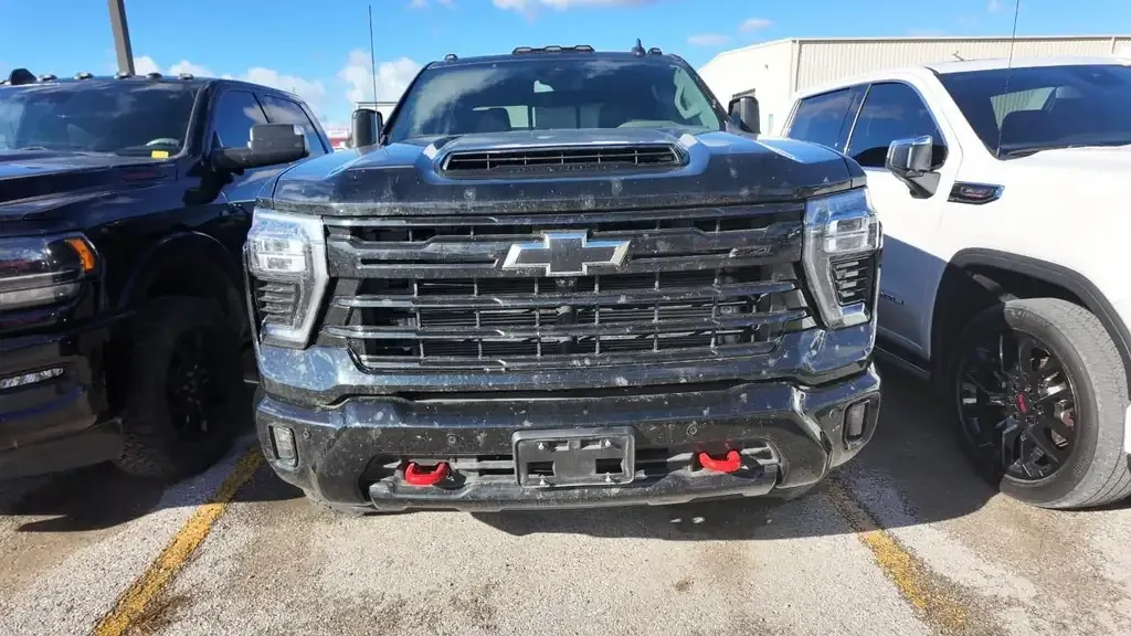 Chevrolet Silverado 2500 2026 photo 2
