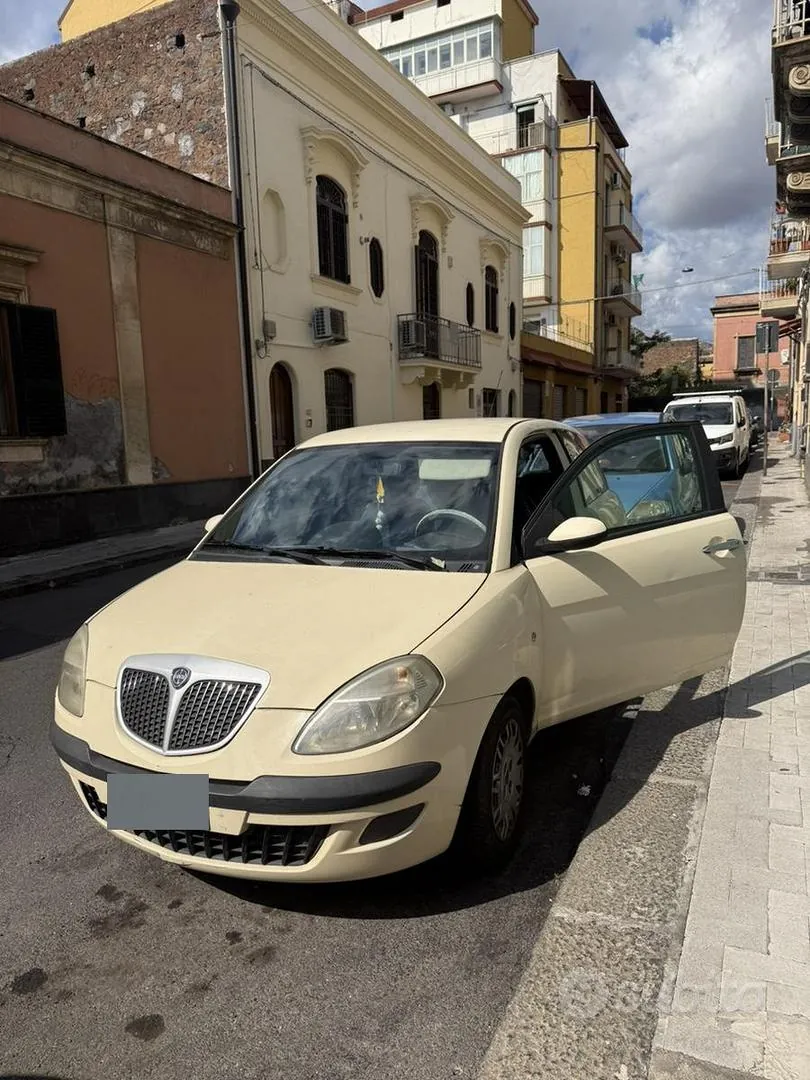 Lancia Ypsilon 2004 photo 2