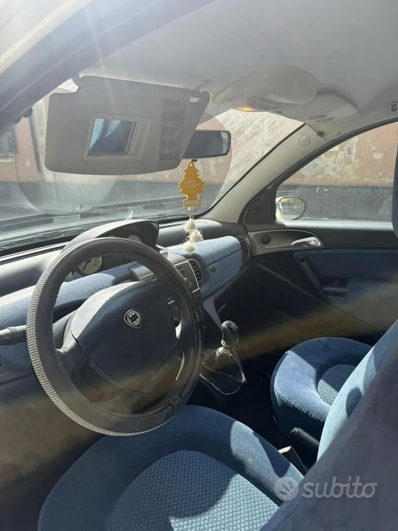 Lancia Ypsilon 2004 photo 3