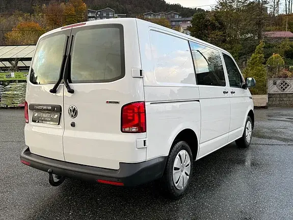 Volkswagen Transporter 2023 photo 5