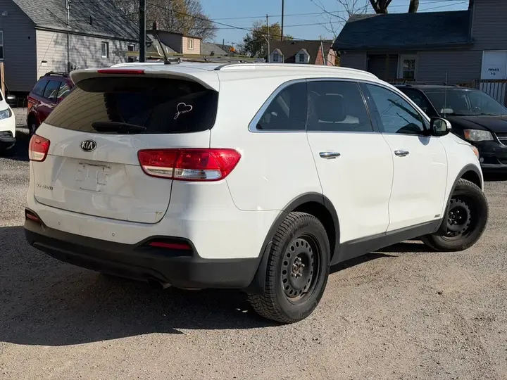Kia Sorento 2016 photo 4
