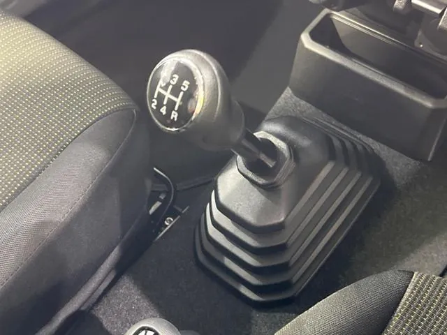 Suzuki Jimny 2023 photo 3