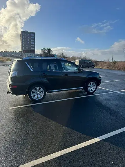 Mitsubishi Outlander 2010 photo 4