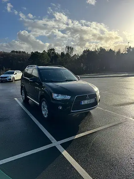 Mitsubishi Outlander 2010 photo 2