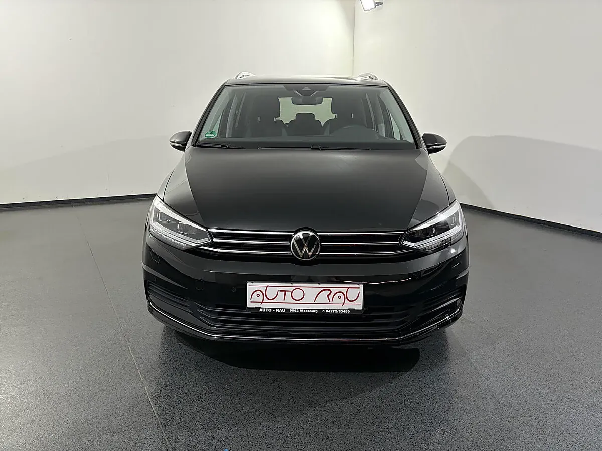 Volkswagen Touran 2025 photo 2