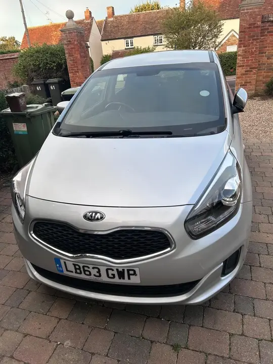 Kia Carens 2014 photo 2