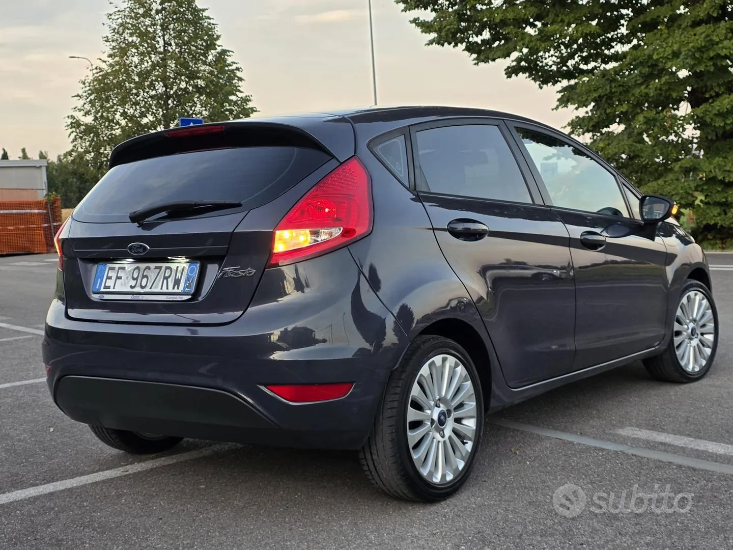 Ford Fiesta 2011 photo 3